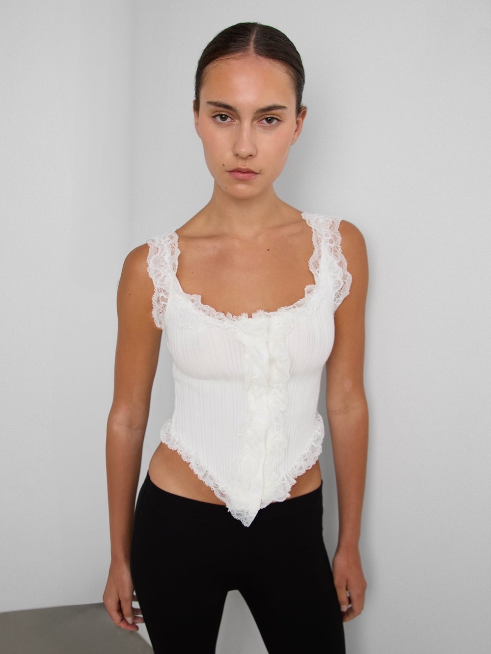 OAK AND FORT RUFFLED LACE TANK TOP